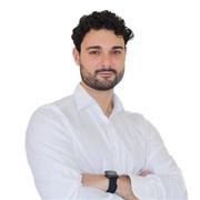Profesor de economía apto para todos los niveles y todas las edades